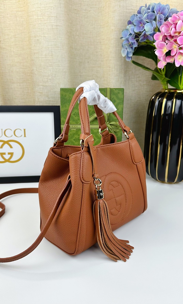 激安グッチバッグコピー背面デザイン